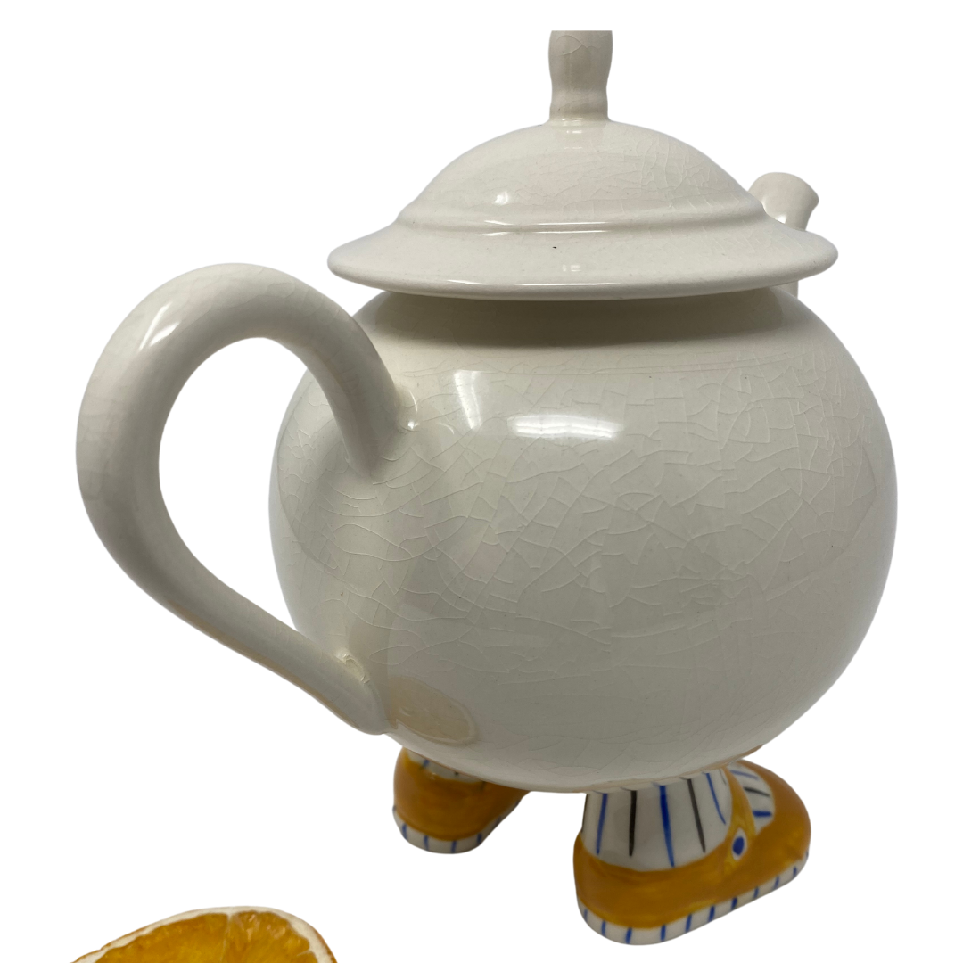 VTG RARE ENGLISH CARLTON WALKING WARE TEAPOT TEACUPS COTTAGE